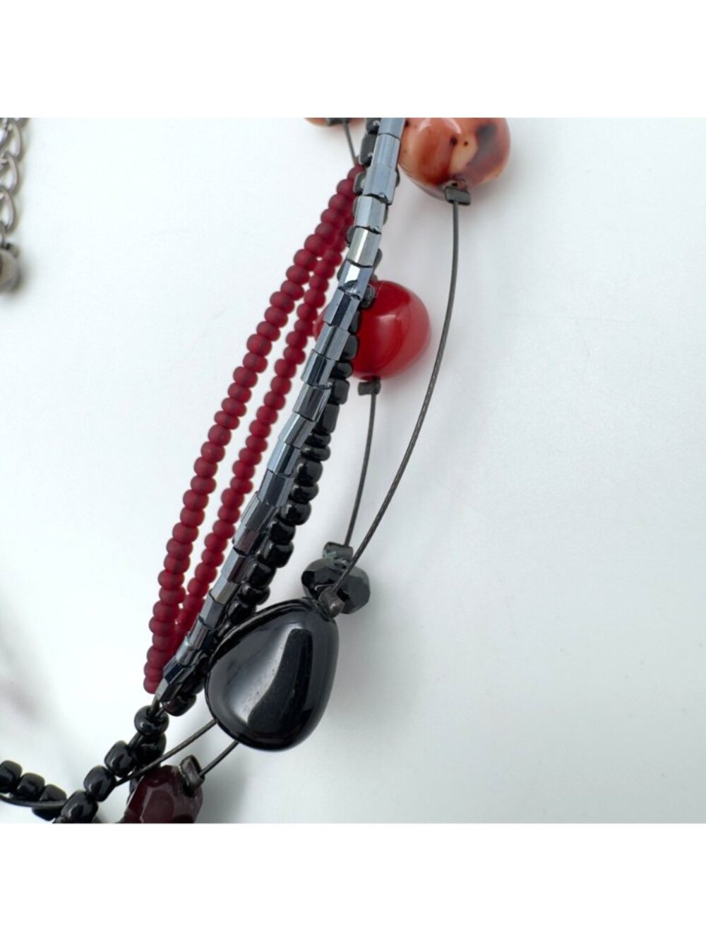 Chicos Gray Black Red Beaded Statement Necklace Pink Mica Acrylic Pendant Chain - Picture 11 of 11